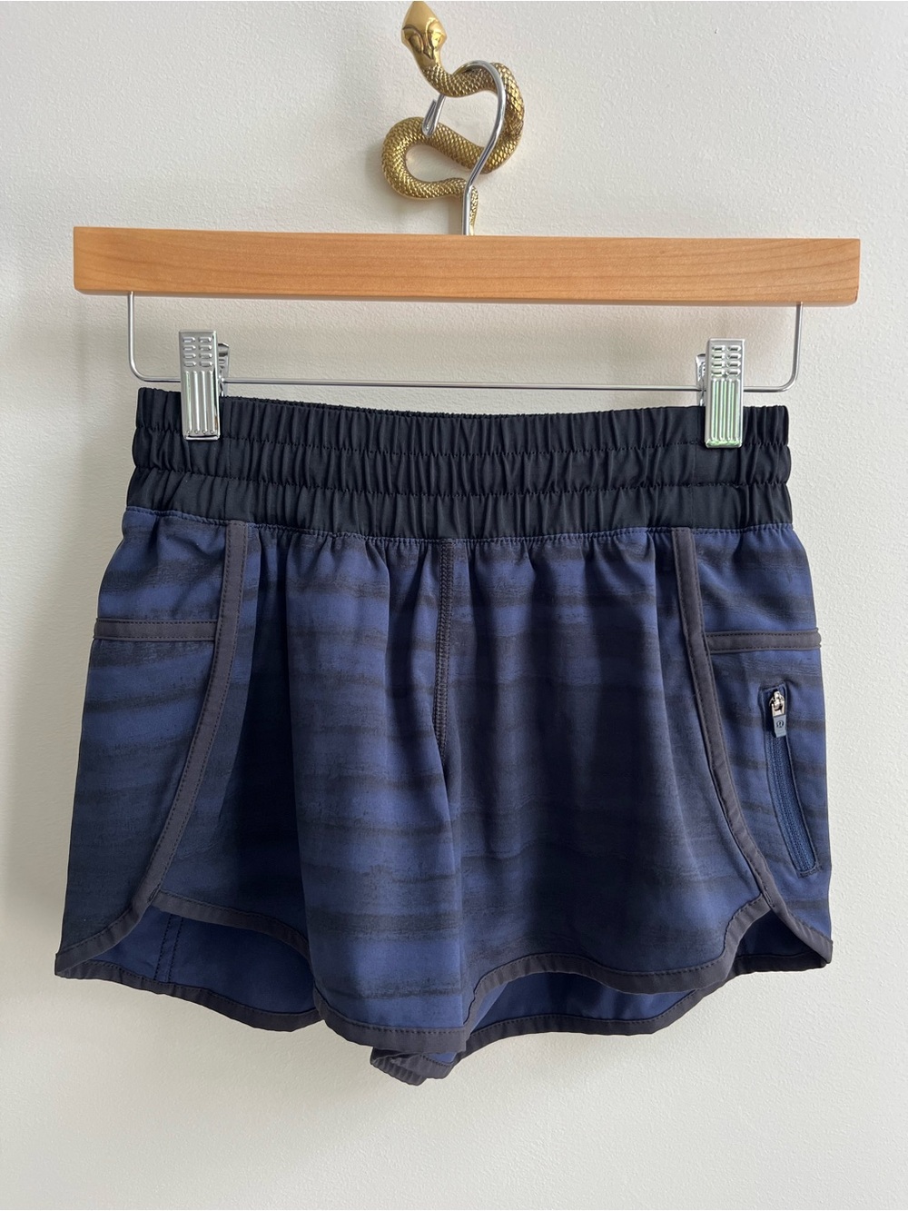 Lululemon Tracker Short III *4-way Stretch Good Vibes Deep Navy Black 4